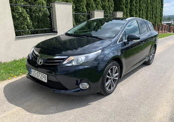 podkarpackie Toyota Avensis cena 35547 przebieg: 212000, rok produkcji 2014 z Jasło